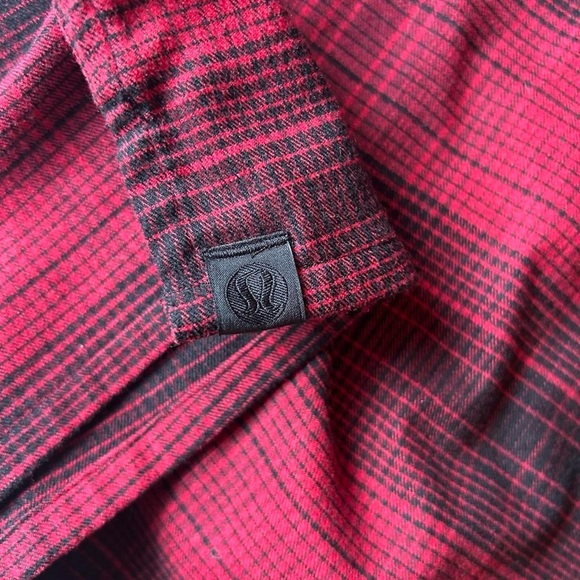 Lululemon Masons Peak Flannel — Red/Black, Men’s Small (Unisex Fit) - Picture 5 of 9